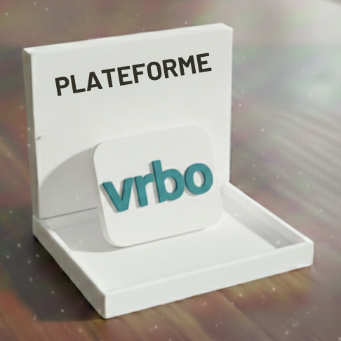 Logo de vrbo sur un support avec le mot "PLATEFORME" en haut.